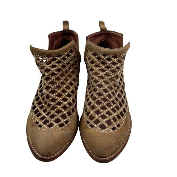 Jeffrey Campbell Taggart Laser Cut Lattice Leather Booties Women's Size 6.5 - Picture 2 of 12